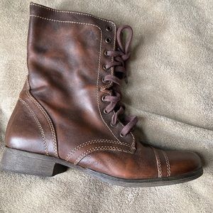 Steve Madden Troopa boot size 9